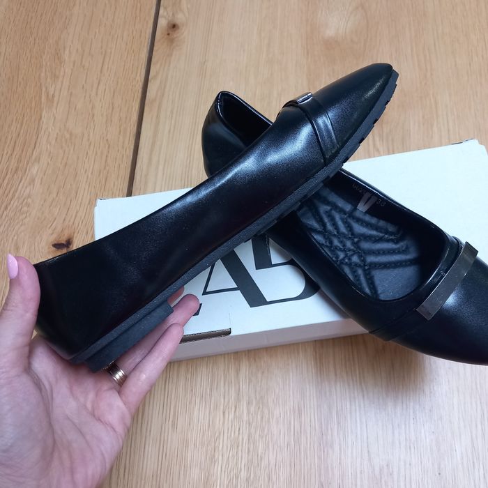 Ниски кожени обувки 38