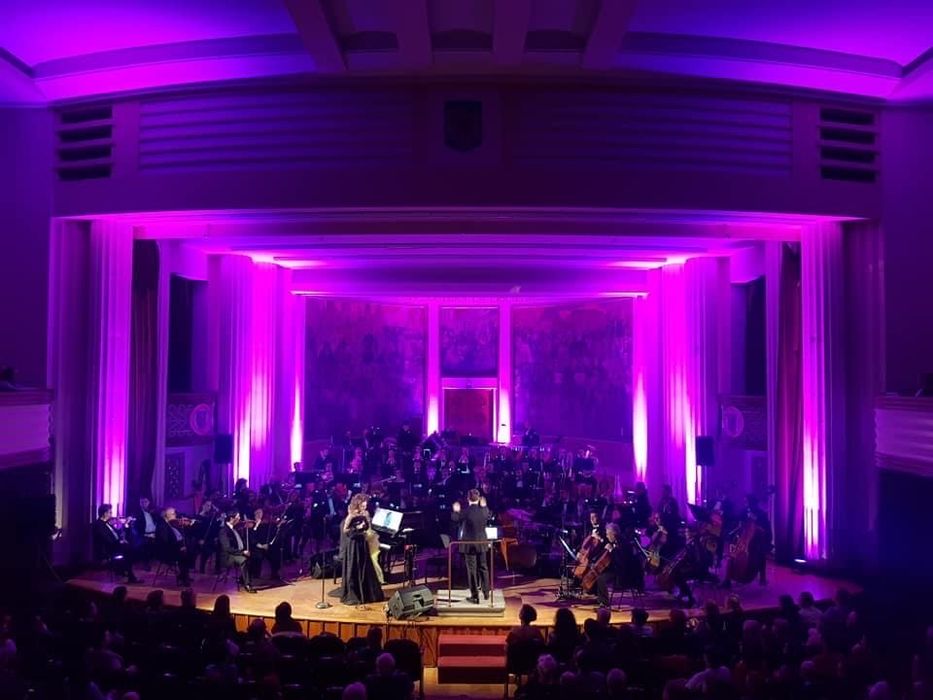 Scena sonorizari lumini