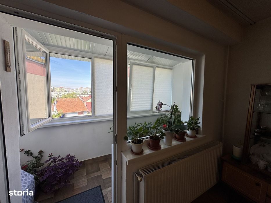 Apartament decomandat cu 3 camere in Florilor, strada Crinului — fotografia 3