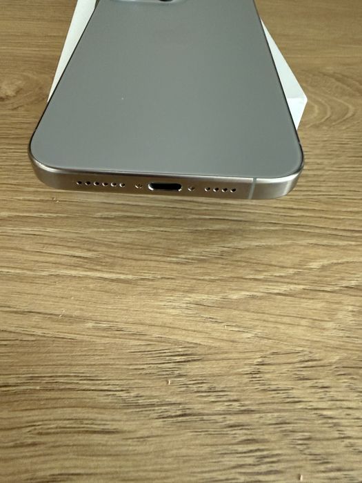 iPhone 15 Pro Max Natural Titanium 256GB-Като нов 89% батерия