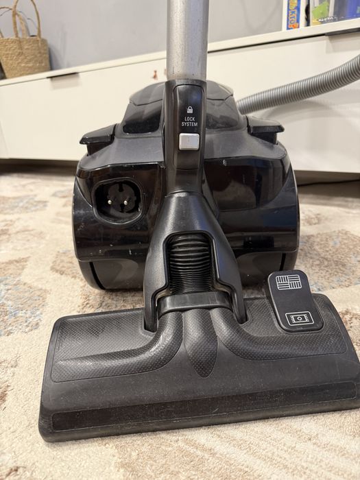 Продам пылесос tefal.