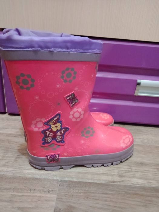 Срочно продам сапоги б/у на девочку