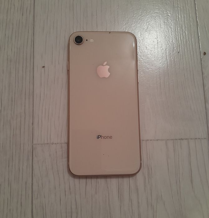 Iphone 8  торг есть