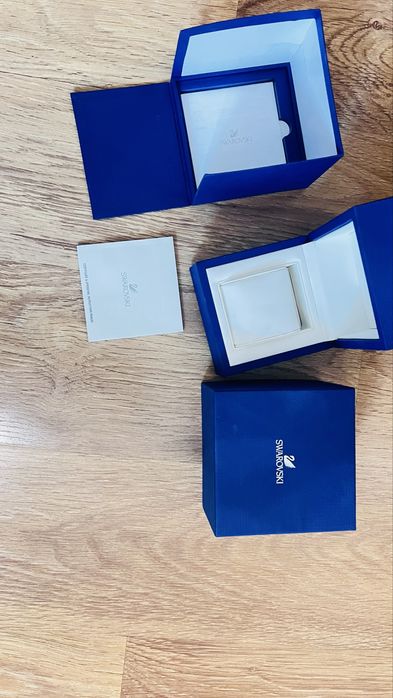 Часы женские Сваровски