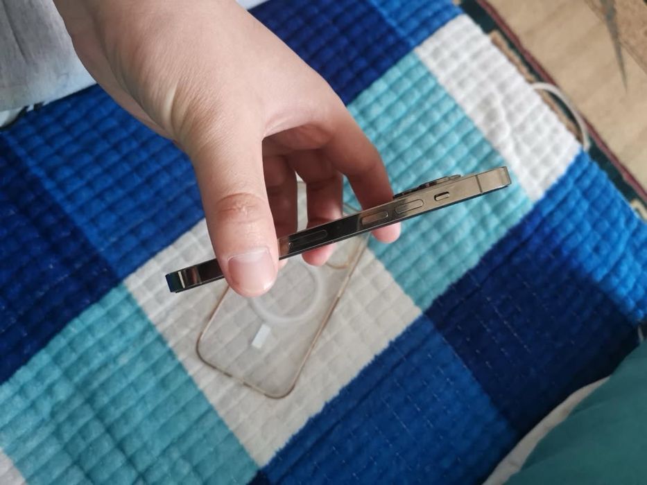 Айфон 14 про продаю