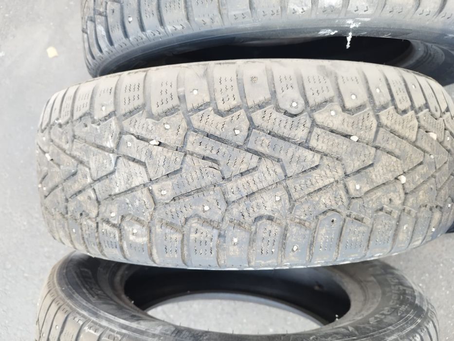 Зимние шины 215/65/17