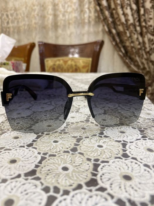 Продаю очки от бренда Fendi