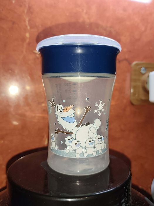 Чаша за бебета 8м+ NUK неразливна