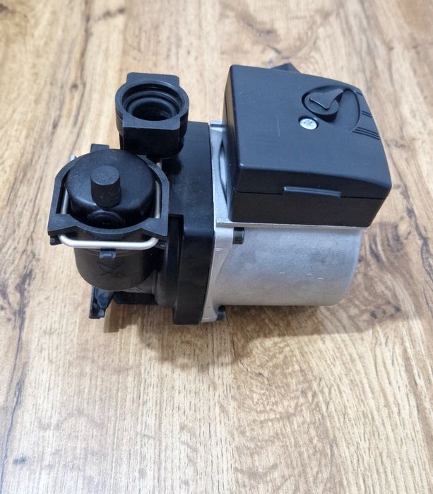 Pompă  UPS 15-60 și Placă afișaj Centrale Motan