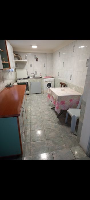 Inchiriz cam la curte cu toate conditiile zona floreasca