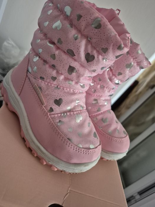 Ghete si adidasi fetite. Marimea 23