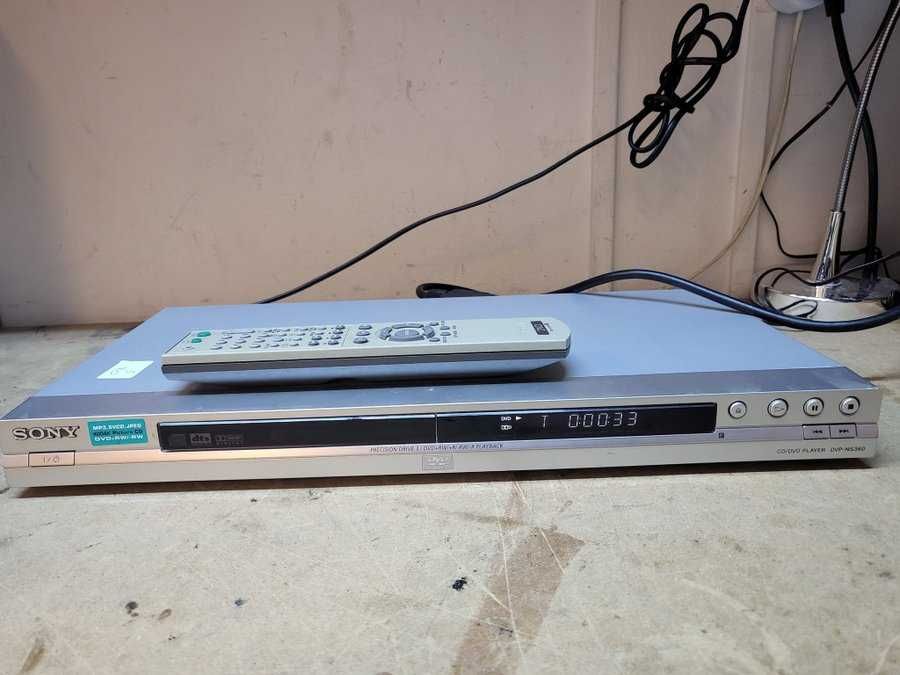 страхотен отвсякъде оригинален мп3 дивиди плеър на Сони