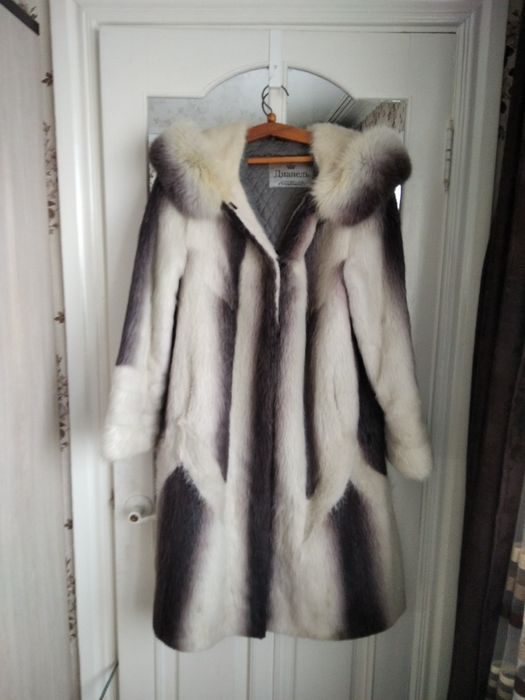 Продам шубу из нутрии размер 52-54