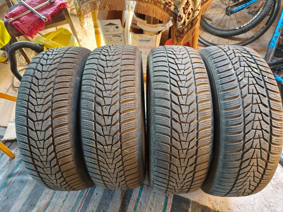 Зимни Гуми Hankook iCept Evo 3, 225/60/17, dot 2020, много запазени
