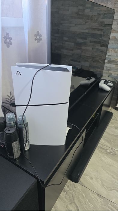 Vand Ps5 slim folosit doar 2 zile
