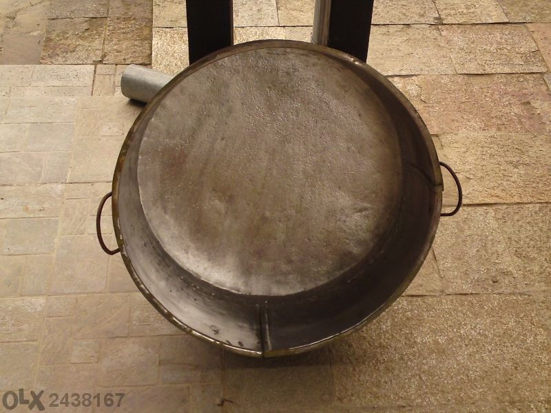 Продавам метални тави 5 броя за приготвяне на лютеница сладка и др !!!