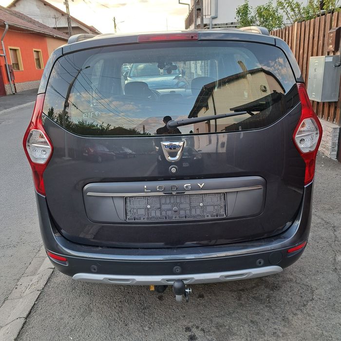 Dacia Lodgy Stepway – An 2018 – 1.2 TCe Benzina 116CP – Euro 6 – Clima * Navigatie * Senzori - Doar 99.000km !
