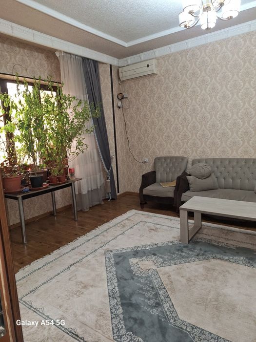 Olmozor oxunboyevda 2 sotu 4 xona + oshxona toza uy srochniy variyant