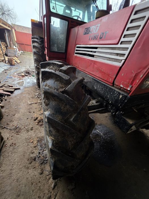 Vând tractor fiat 1180