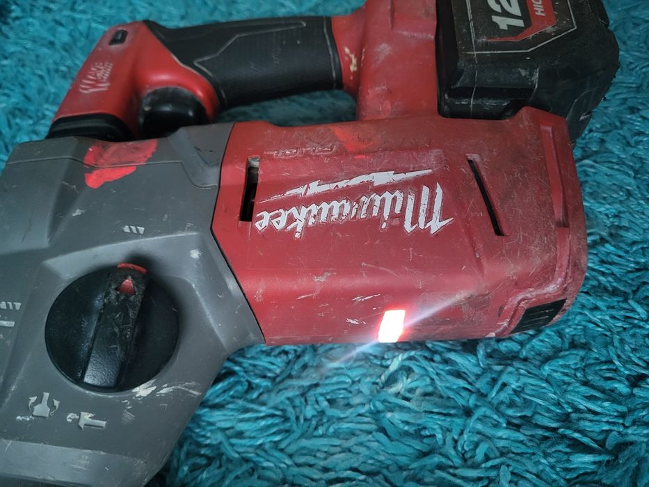 Перфоратор-къртач Milwaukee-M18