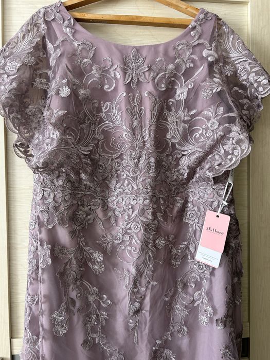 Вечернее платье для женщины новое