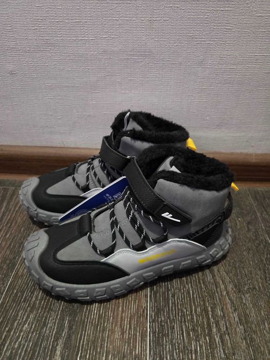 Продаются зимние ботинки