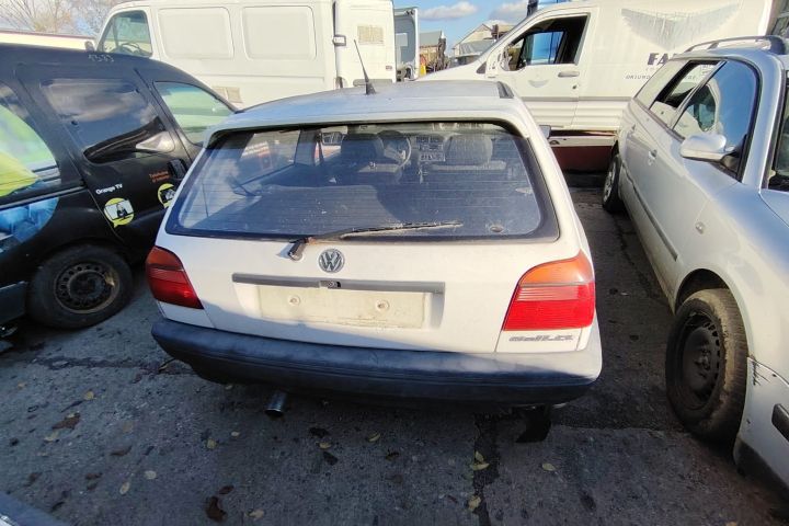 Bara spate Volkswagen VW Golf 1995 1.4 4MT (60 hp)