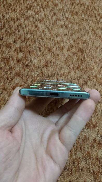 Срочно продам телефон