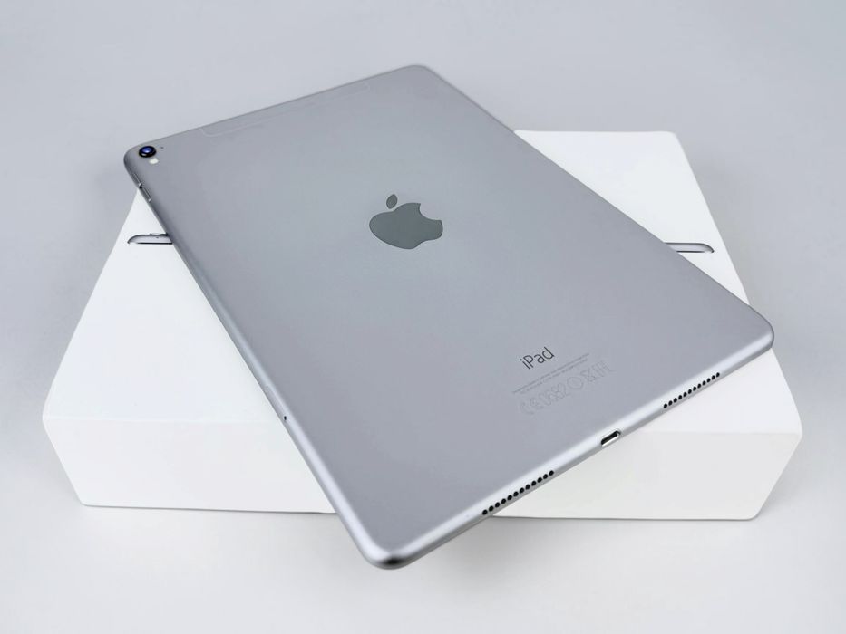 Таблет Apple iPad Pro 9.7" 256GB Wi-Fi + Cellular Space Gray Перфектен!
