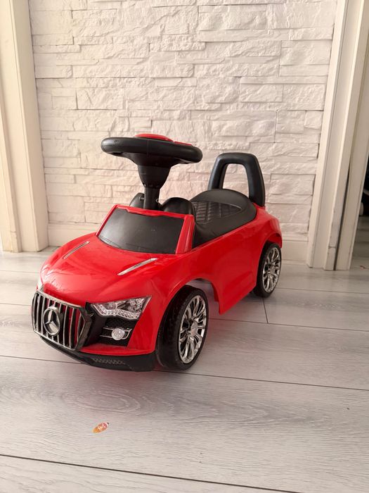 Детская машинка-толокар