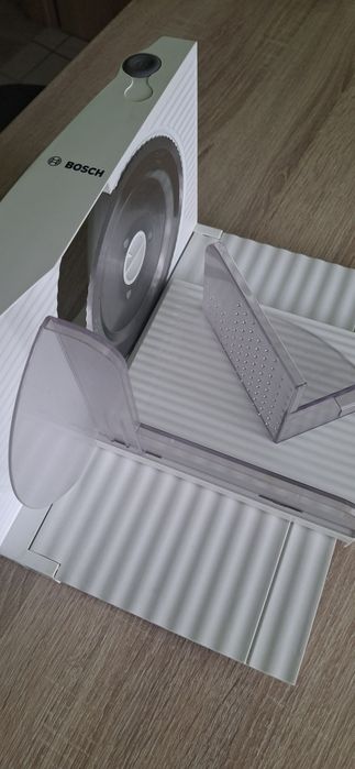 Уред за рязане на хляб и колбаси Bosch
