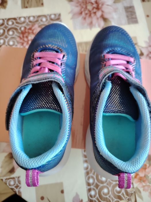 Детски маратонки за момиче