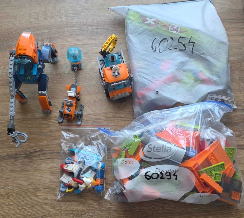 Vand Lego Speed 75889 Garajul Suprem Ferrari, Lot LEGO City 60033, 60032, 60192, 60254, 60294 LOT seturi LEGO City 60153 și 60063