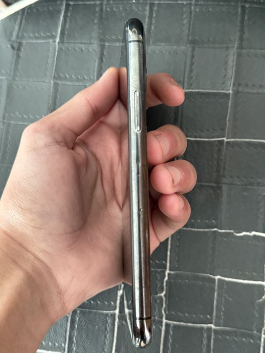 Vand Iphone 11 pro pentru piese