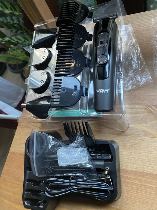 Masina de tuns VGR 5 in 1 *PREMIUM * Afișaj digital *Autonomie 150 min