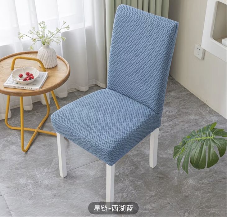 Продам новые чехлы на кухонные стулья