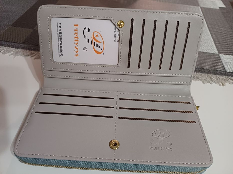 Нежно дамско портмоне от еко кожа