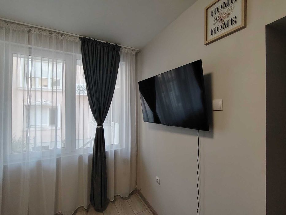 Продава се Тристаен апартамент в Плевен, 9-ти квартал - 85 кв.м за 1648 €/кв.м - Снимка #2