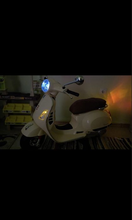 Акумулаторен мотоциклет Vespa 6V с фарове – в бежово-кафяв цвят