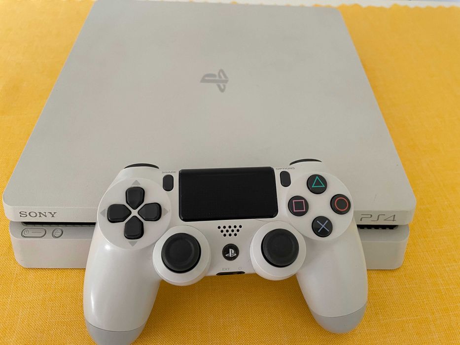 Playstation 4 Slim