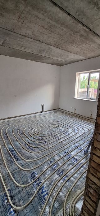 Бухоро 2 этажлик кв 300 $ доллордан Участка сотилади 2 + падвал