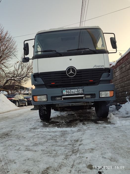 Мерседес Аксор манипулятор