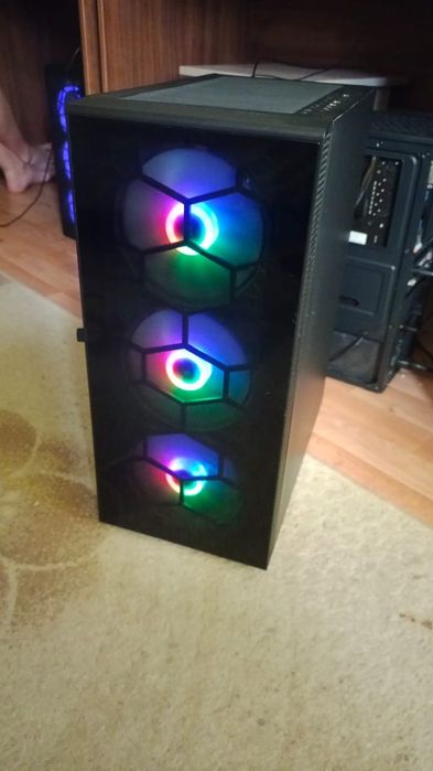 Корпус для ПК с магнитной крышкой