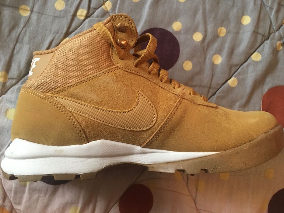 Vand Bocanci Nike Hoodland Suede