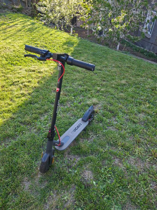 Електрическа тротинетка Ducati Pro Evo