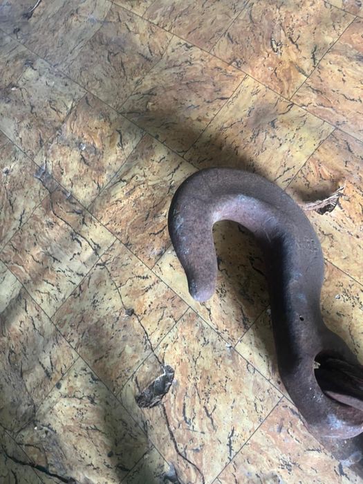 Крюк большого крана