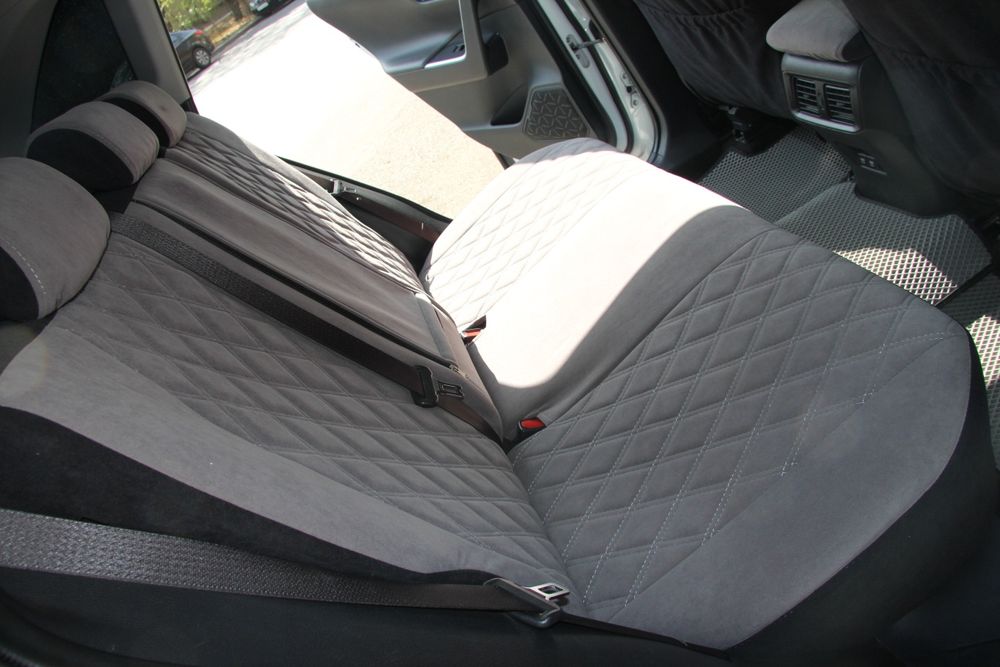 Авто чехлы кроссовер Rav4 отл сост