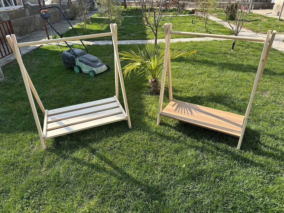 Напольная вешалка для детской одежды