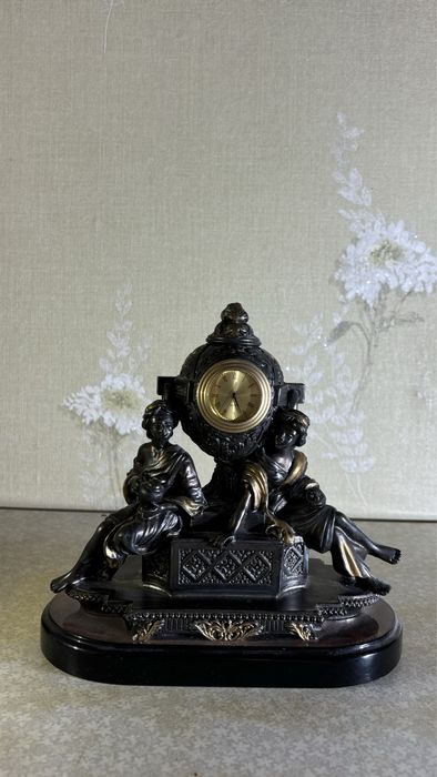 Продам настольные часы