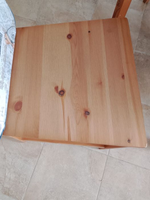 Трапезна маса с 4 стола